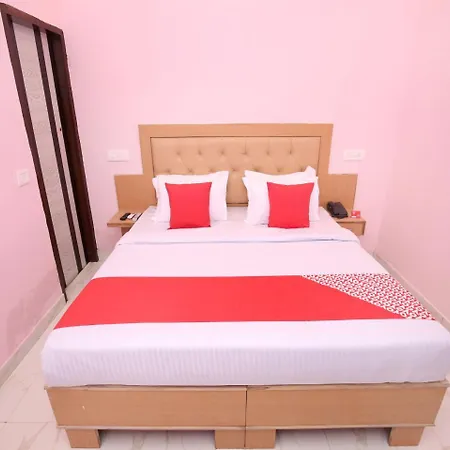 Oyo 13119 Skydeep Hotel